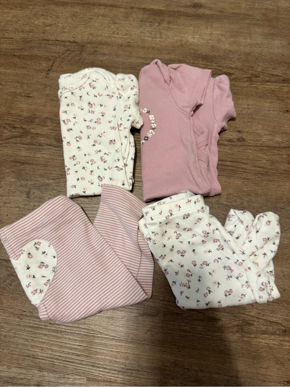 Carters Set
